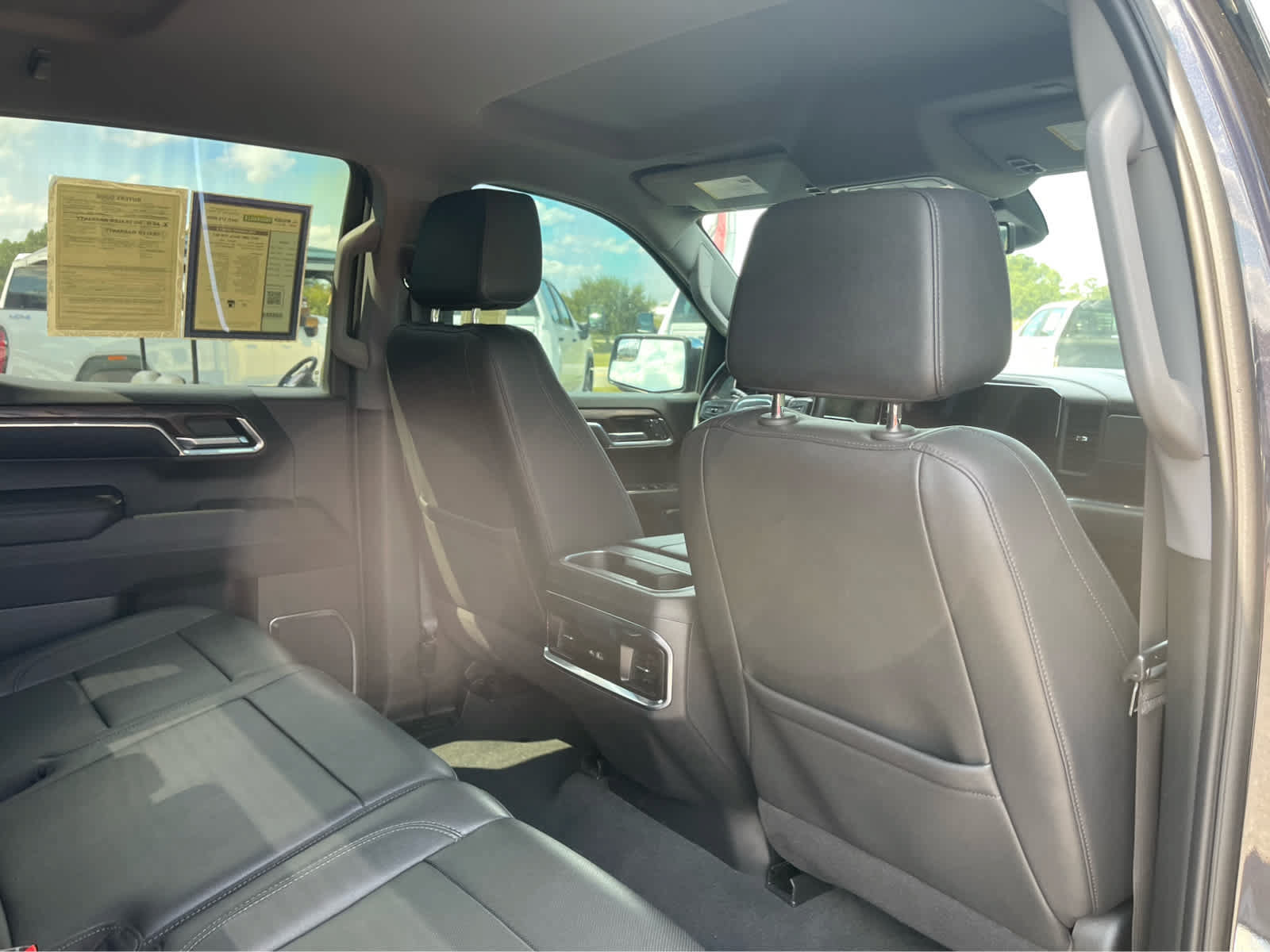 Used 2023 GMC Sierra 1500 SLT w/ SLT Premium Package AWD/4WD image 23