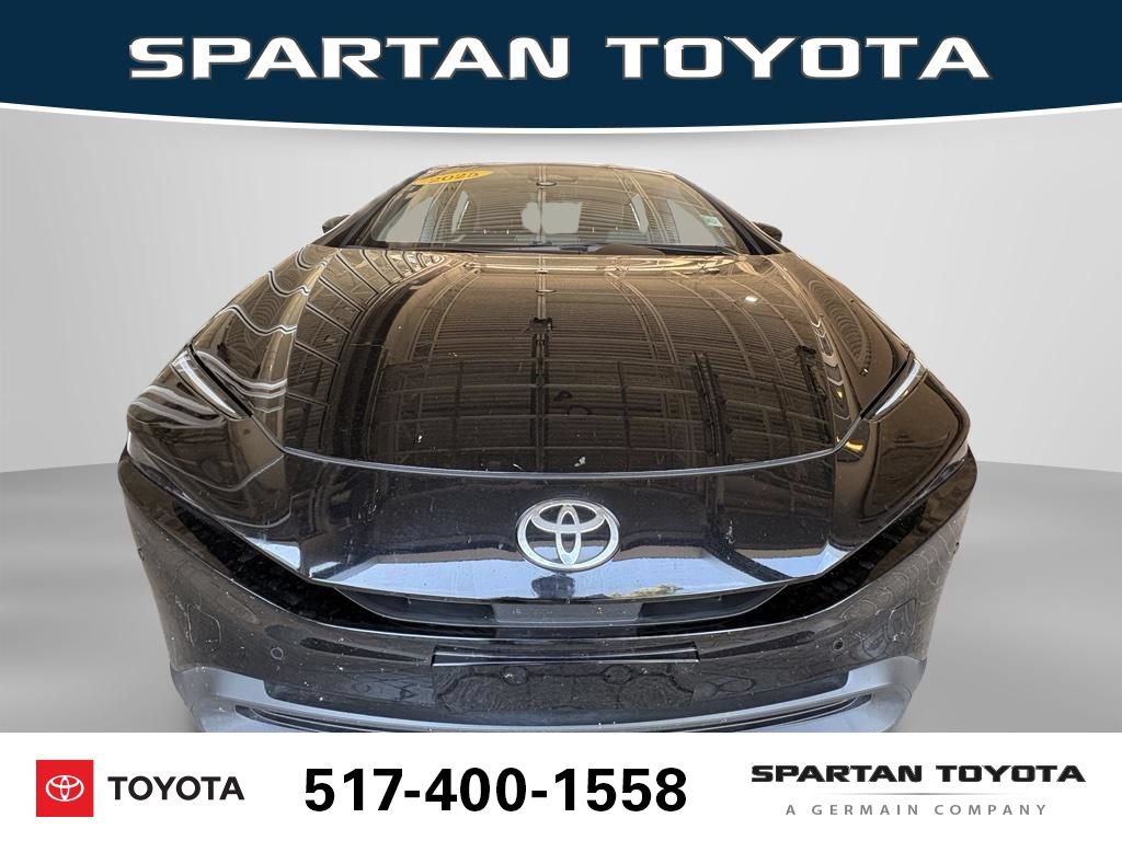 Used 2025 Toyota Prius LE FWD image 9