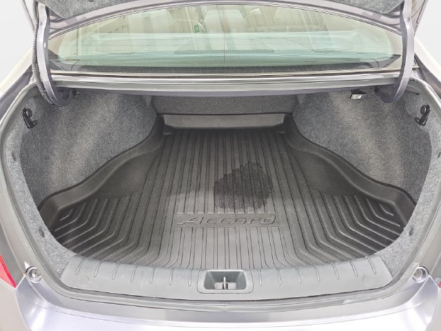 Used 2017 Honda Accord Touring image 35