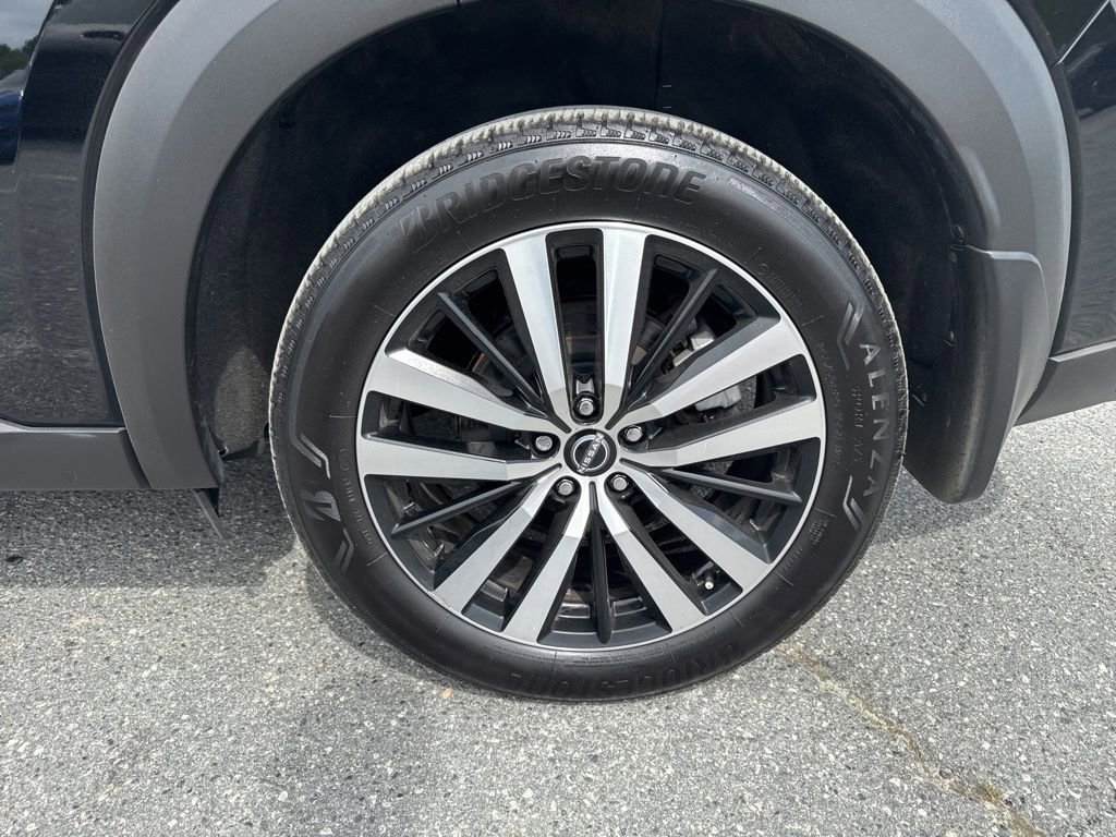 Used 2023 Nissan Pathfinder Platinum w/ Black Appearance Package AWD/4WD image 35