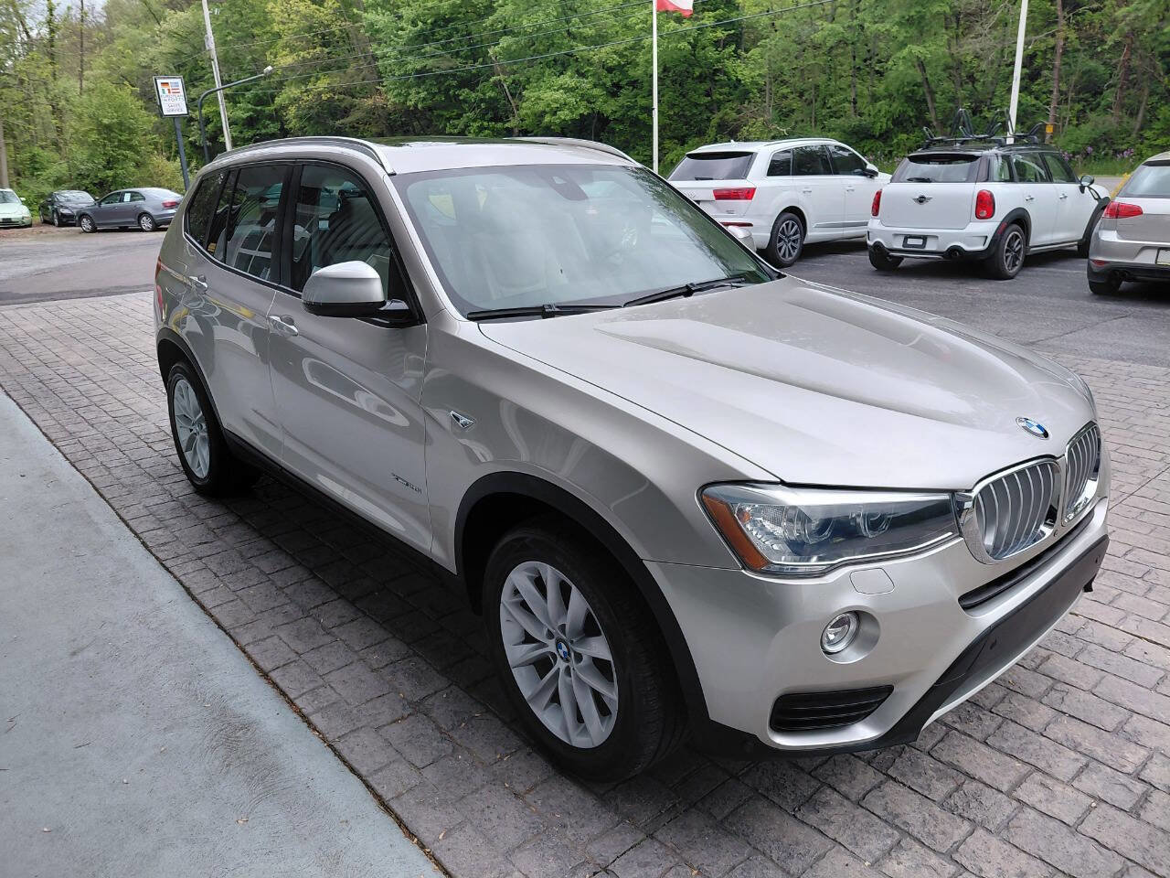 Used 2017 BMW X3 xDrive28i AWD/4WD image 5