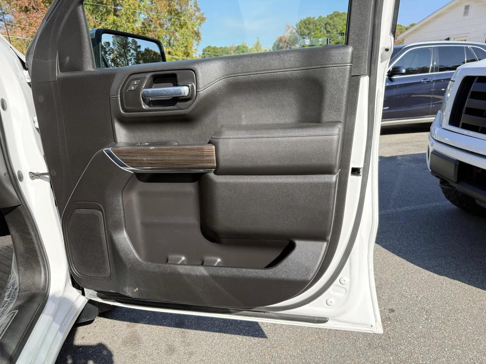 Used 2021 Chevrolet Silverado 1500 LT AWD/4WD image 23
