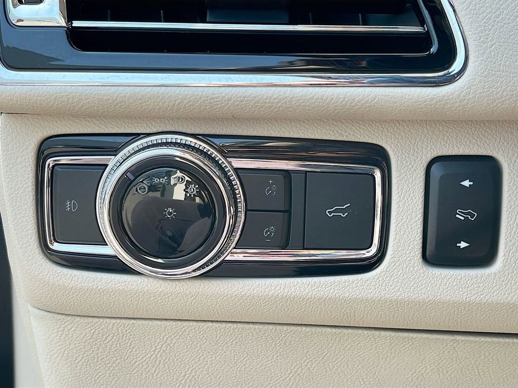 Used 2021 Lincoln Navigator Reserve w/ Luxury Package image 20