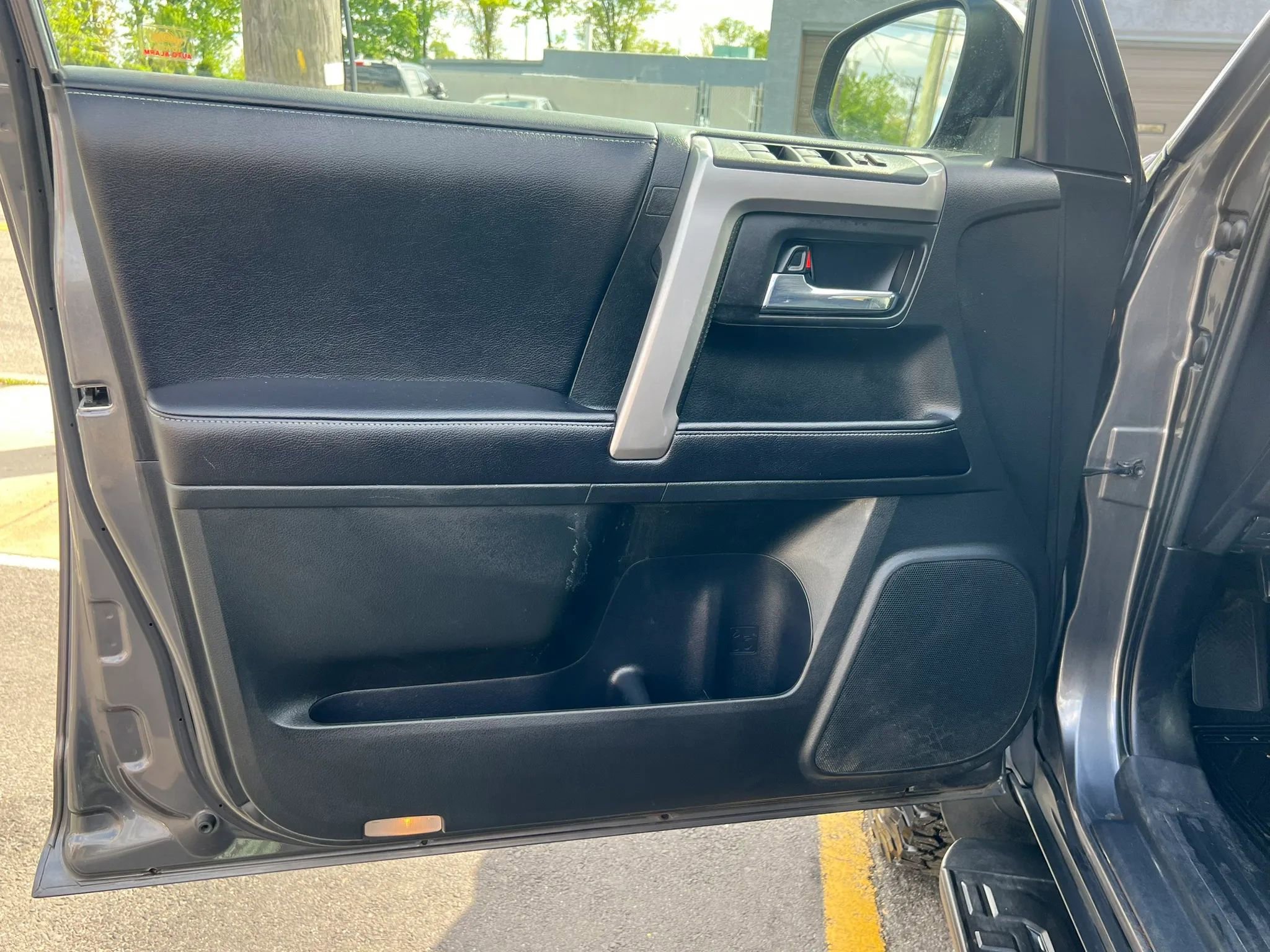 Used 2016 Toyota 4Runner Limited AWD/4WD image 13