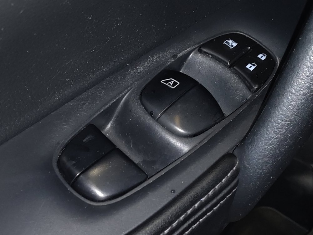 Used 2019 Nissan Rogue SL w/ Premium Package image 27