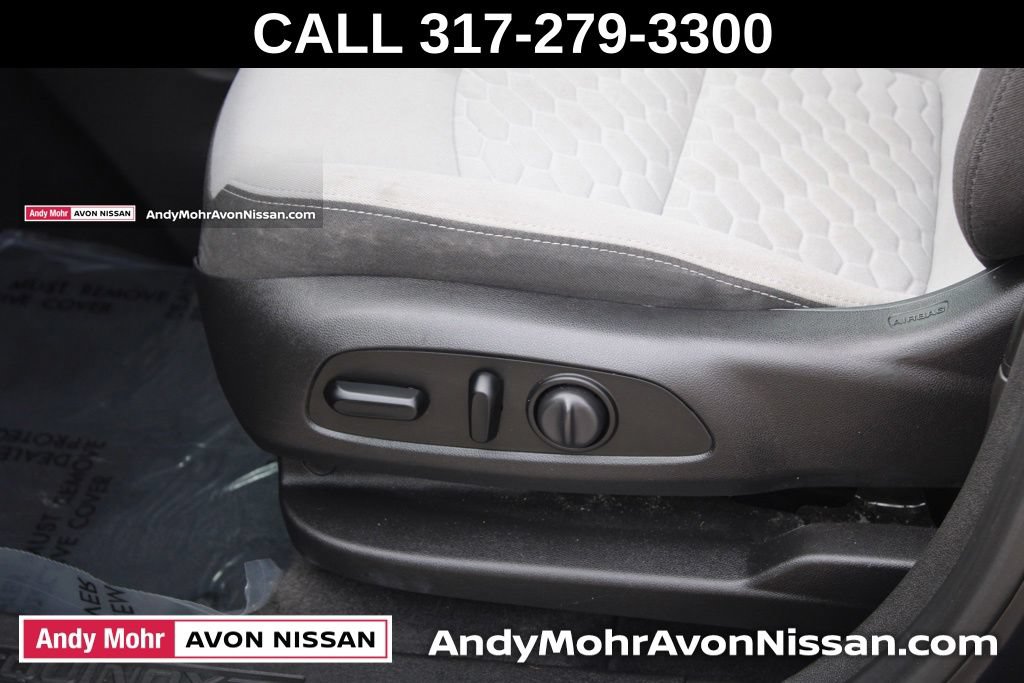 Used 2020 Chevrolet Equinox LS w/ LS Convenience Package FWD image 16