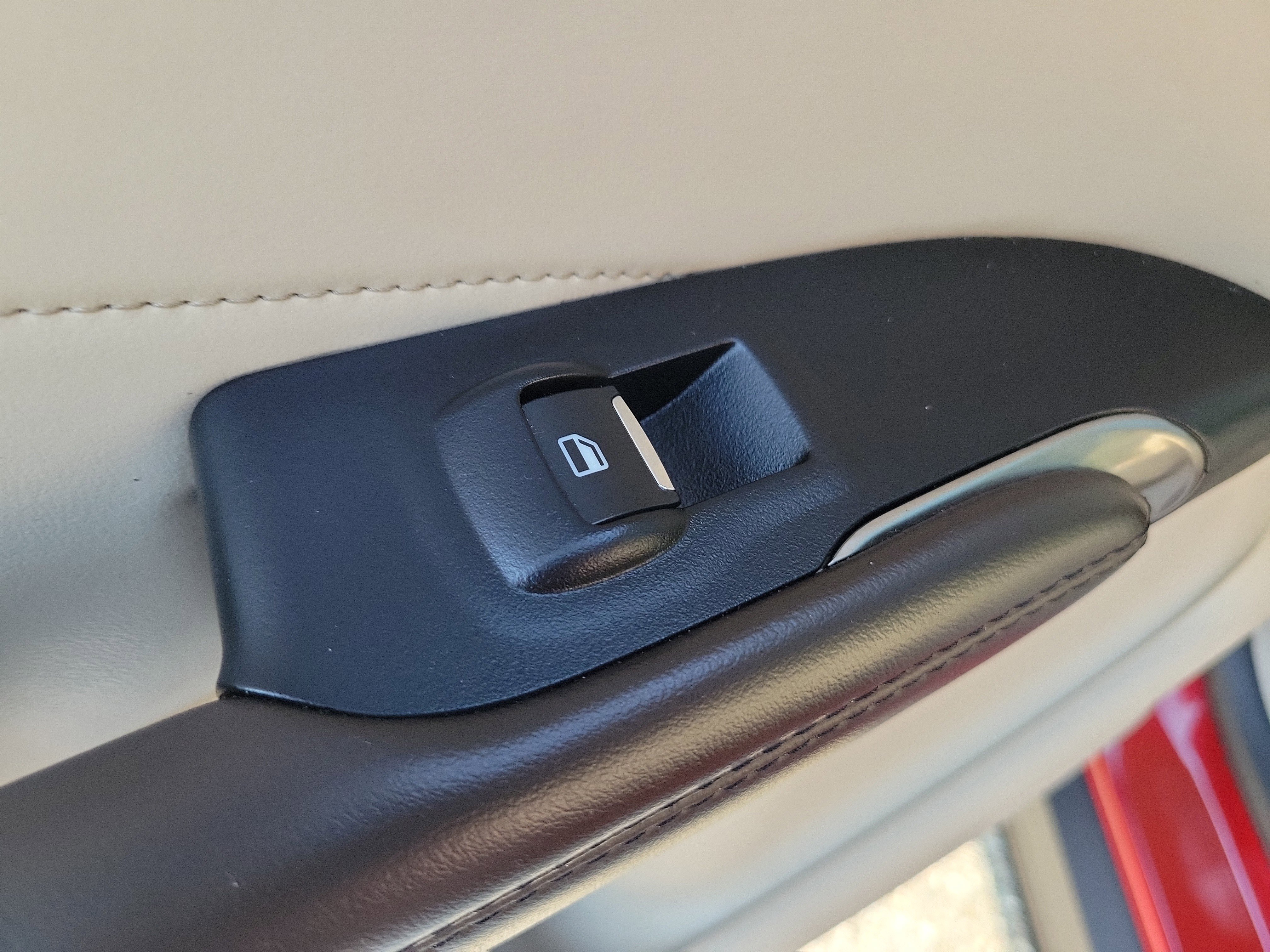 Used 2018 Lincoln MKC Select w/ Select Plus Package image 16