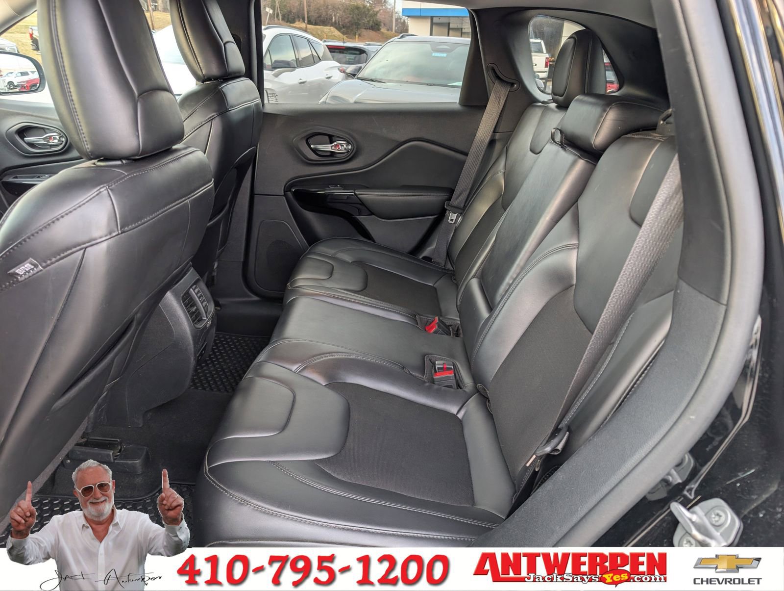 Used 2020 Jeep Cherokee Latitude Plus image 13