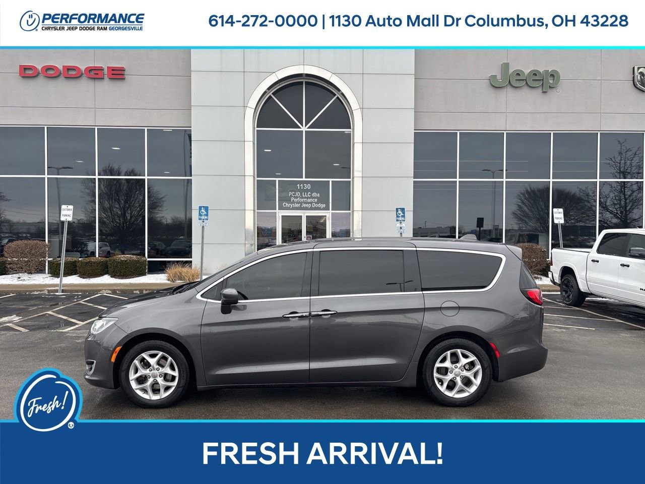 Used 2018 Chrysler Pacifica Touring Plus w/ Tire & Wheel Group image 7