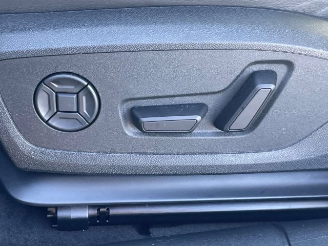 Certified 2025 Audi A6 e-tron Premium Plus w/ Premium Plus RWD image 18