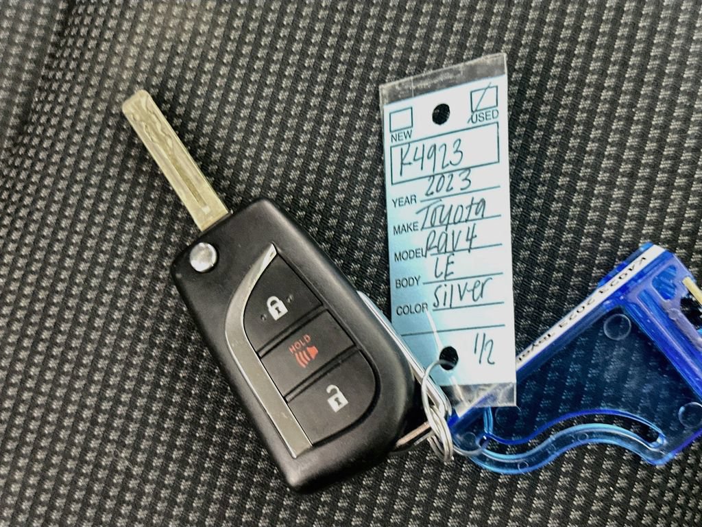 Used 2023 Toyota RAV4 LE AWD/4WD image 38