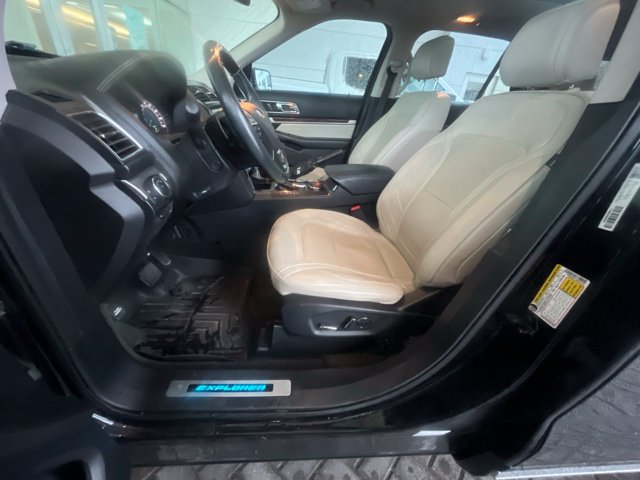 Used 2017 Ford Explorer Platinum AWD/4WD image 8