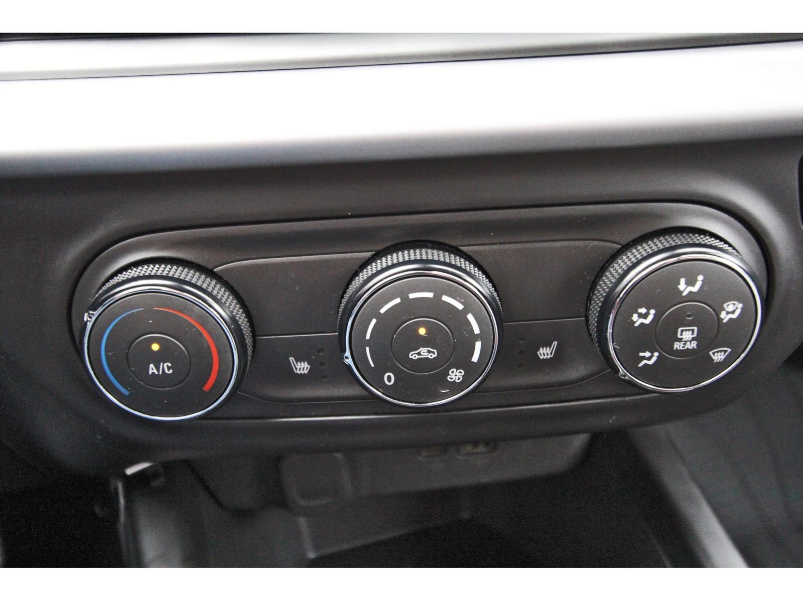 Used 2024 Chevrolet Trax LS w/ LS Convenience Package FWD image 23