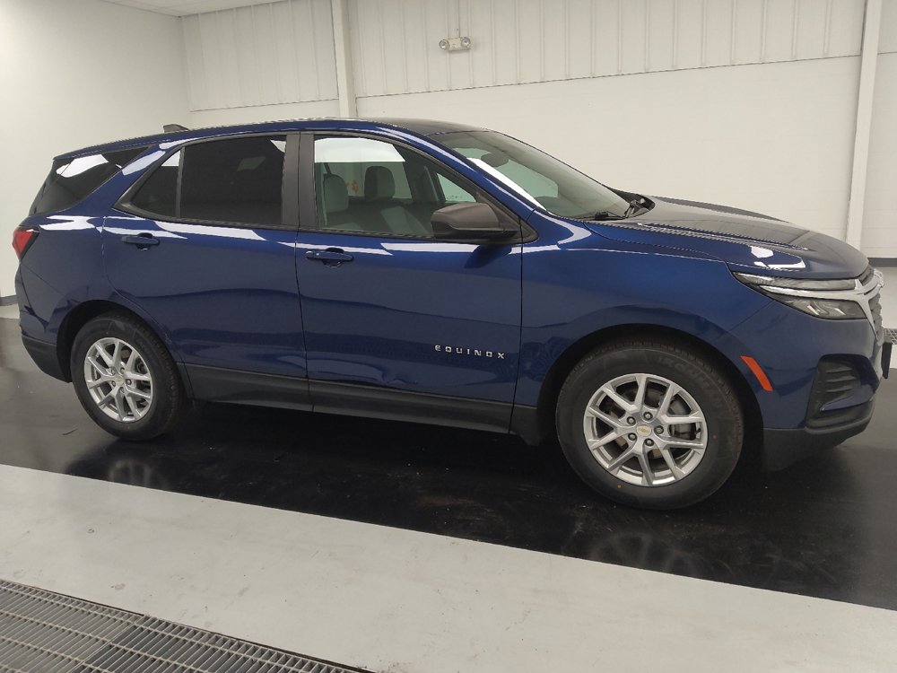 Used 2022 Chevrolet Equinox LS w/ LS Convenience Package FWD image 11