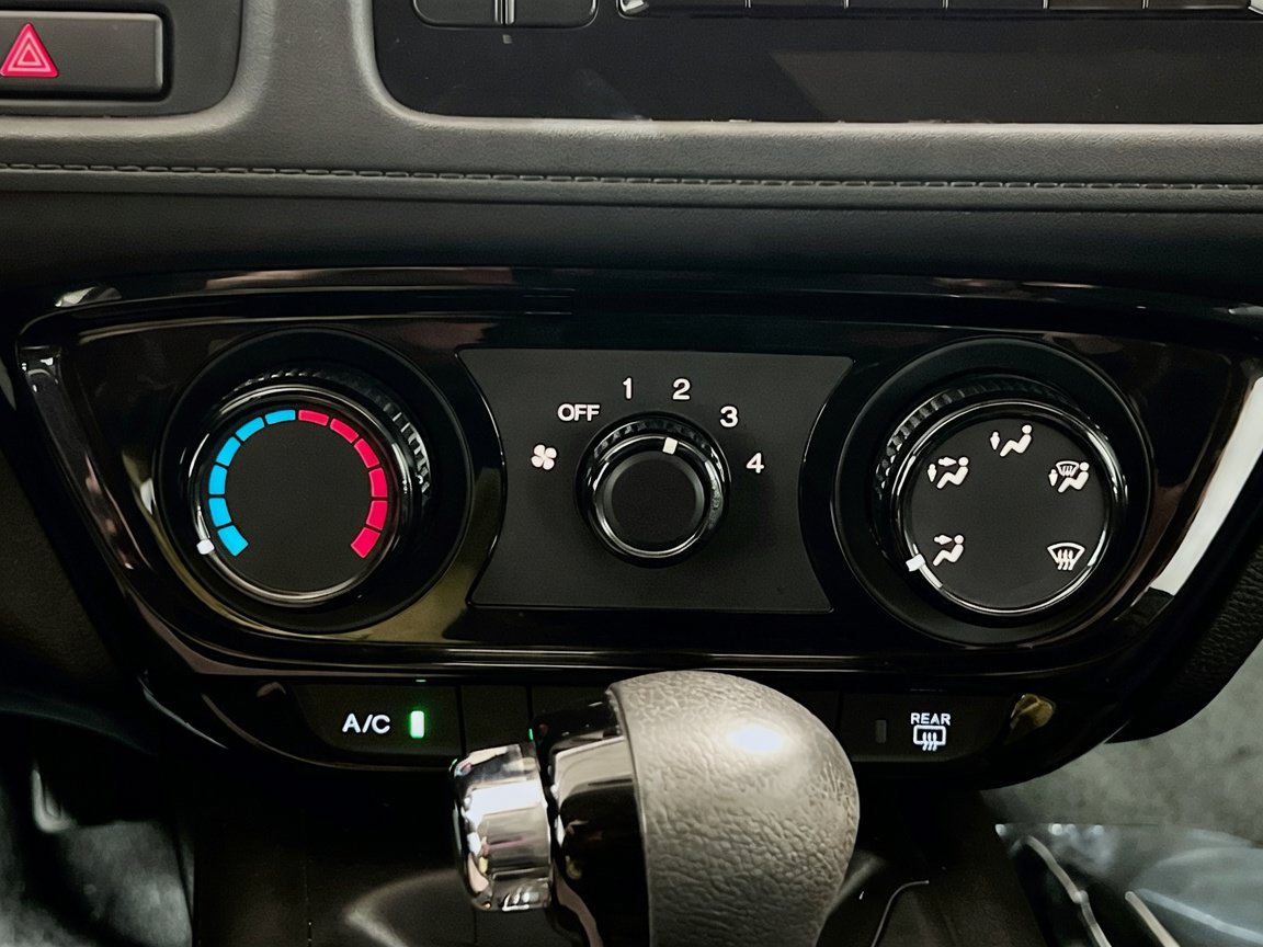 Used 2021 Honda HR-V LX image 11