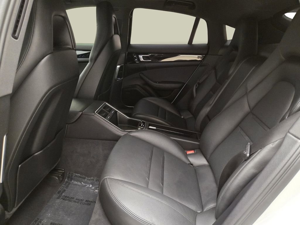 Used 2020 Porsche Panamera 4 image 20