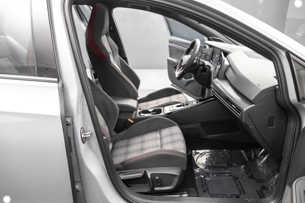 Used 2024 Volkswagen GTI SE image 31