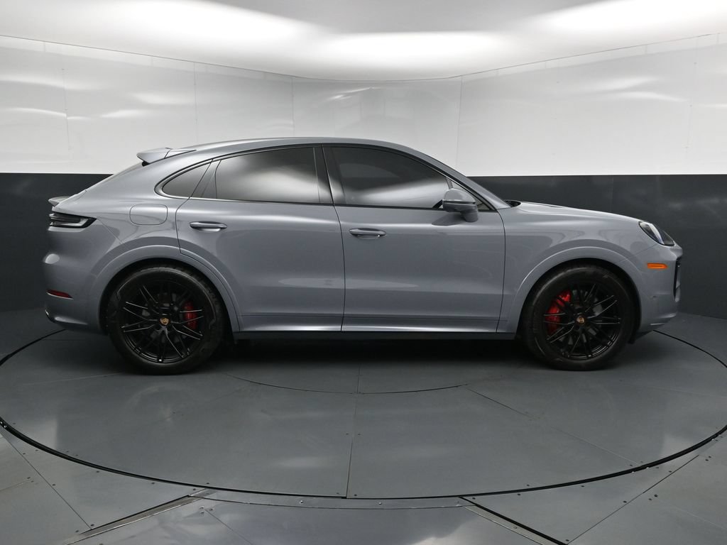 Certified 2025 Porsche Cayenne GTS AWD/4WD image 13