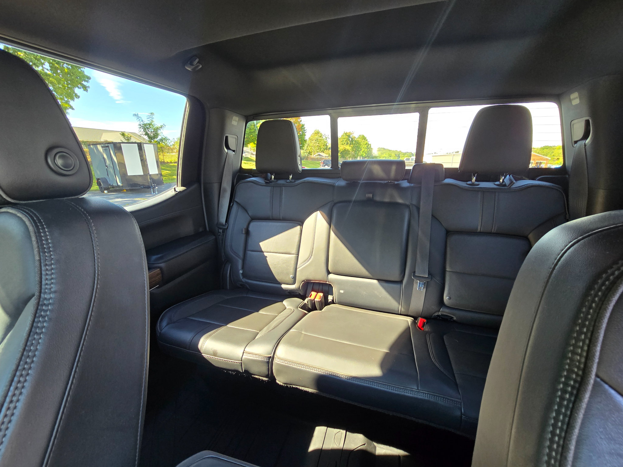 Used 2021 Chevrolet Silverado 1500 High Country w/ Technology Package AWD/4WD image 12