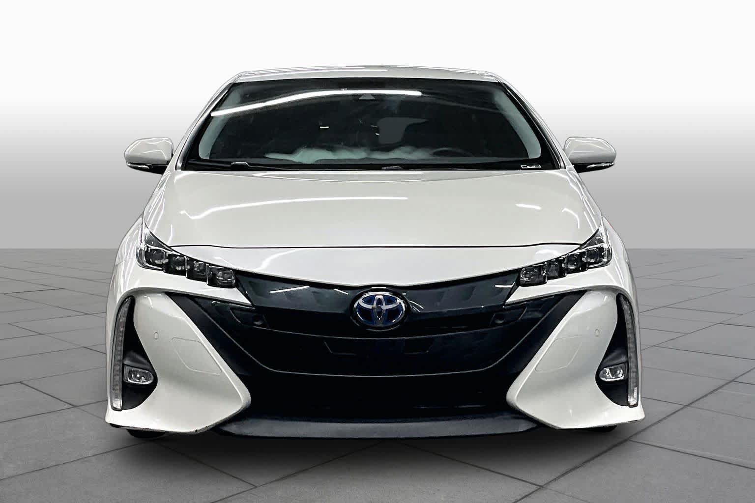 Used 2018 Toyota Prius Prime Advanced FWD image 3
