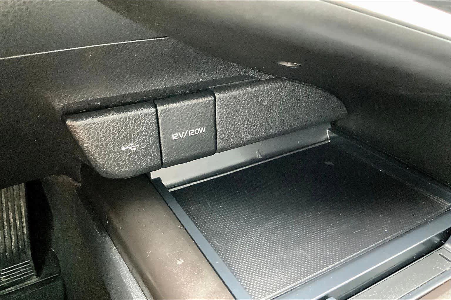 Used 2021 Toyota Camry SE FWD image 31