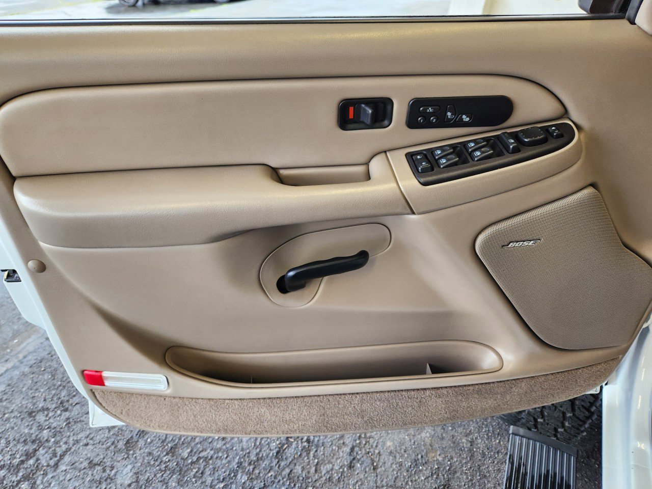 Used 2005 GMC Sierra 1500 SLT w/ Light Duty Power Package image 12