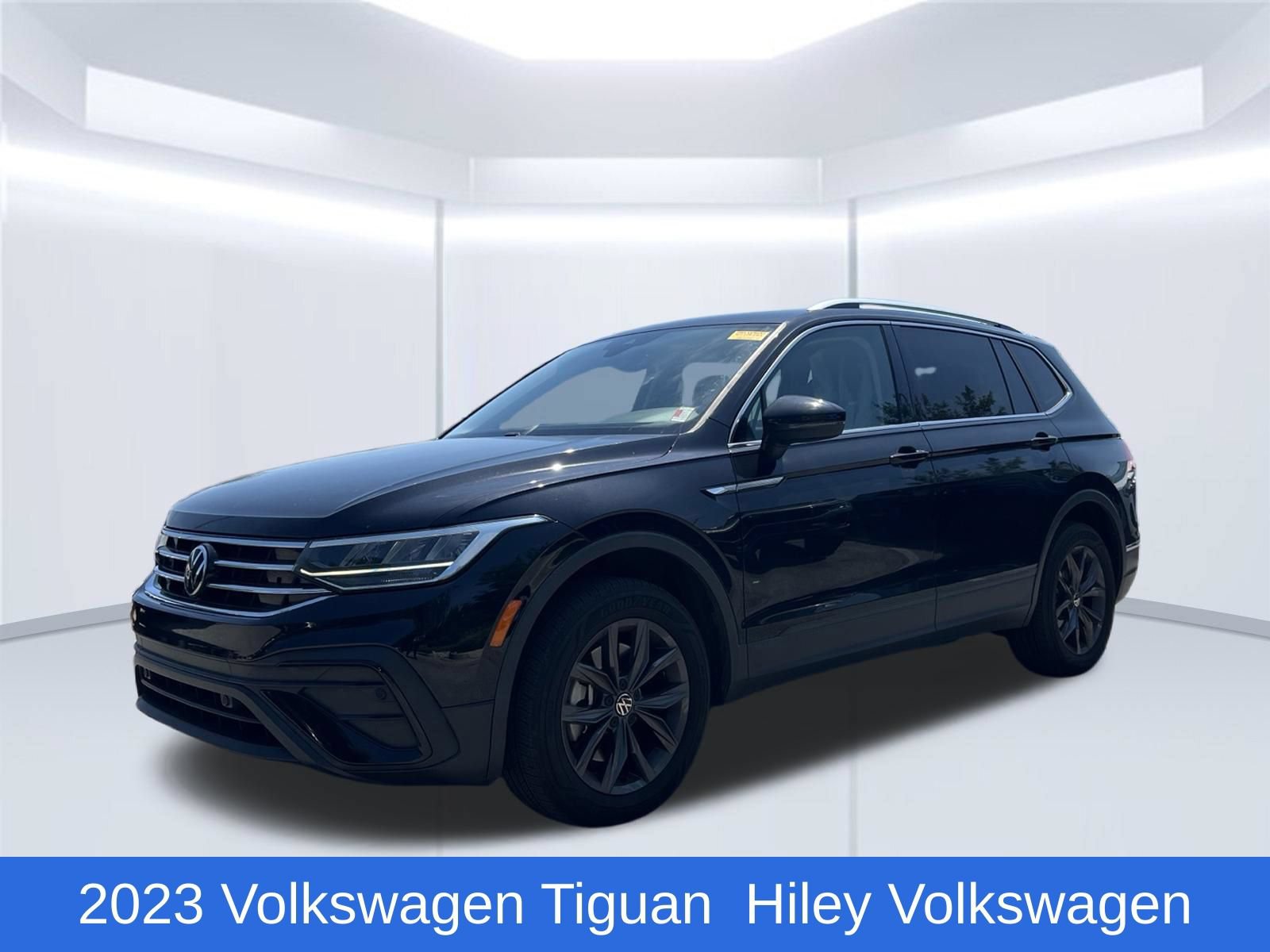 Certified 2023 Volkswagen Tiguan SE
