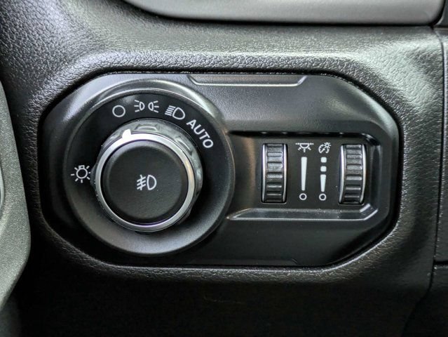 Used 2018 Jeep Wrangler Unlimited Sport S AWD/4WD image 24