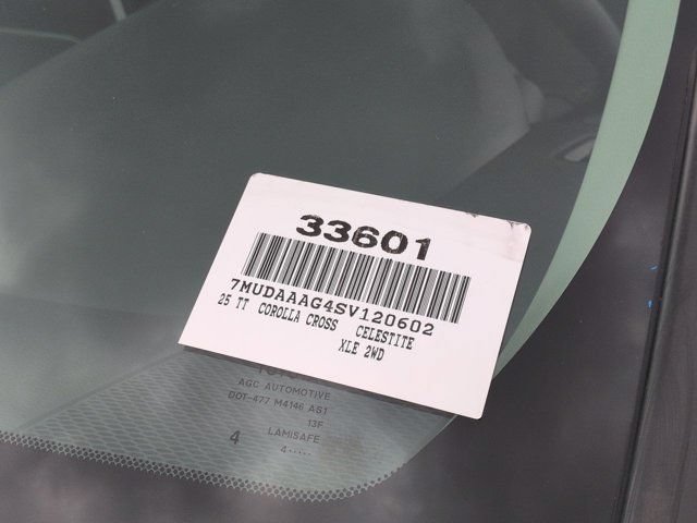 Certified 2025 Toyota Corolla Cross XLE w/ Convenience Package FWD image 19