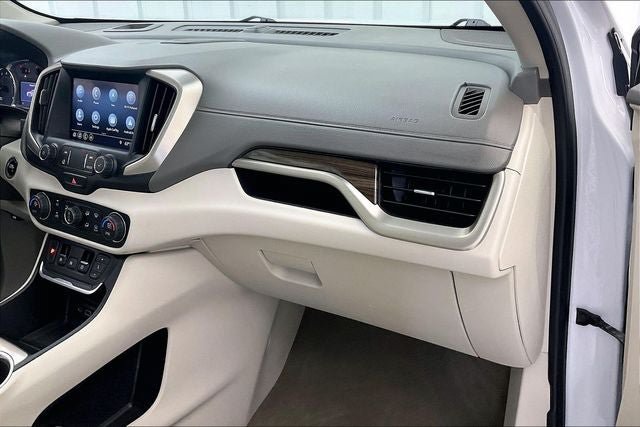 Used 2020 GMC Terrain Denali w/ GMC Pro Grade Package AWD/4WD image 18