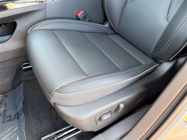 Used 2022 Buick Envision Essence w/ Technology Package I image 18