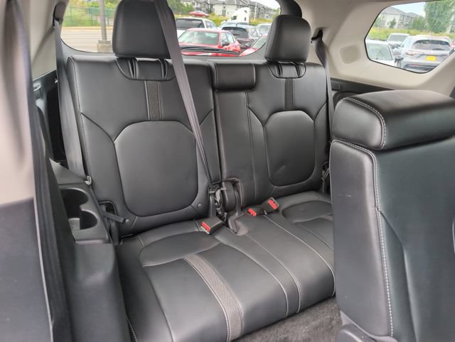 Used 2023 Honda Pilot Touring image 14