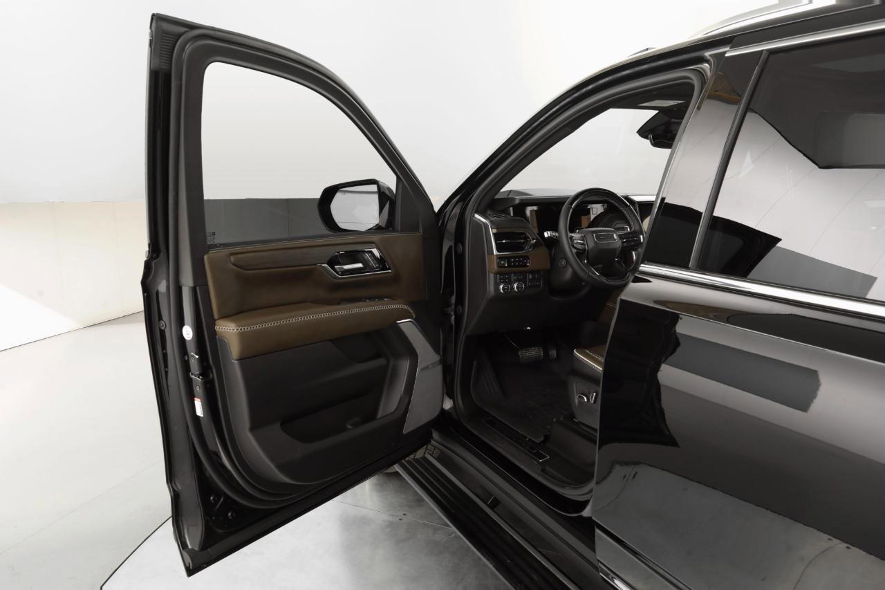 Used 2025 GMC Yukon XL Denali Ultimate image 10
