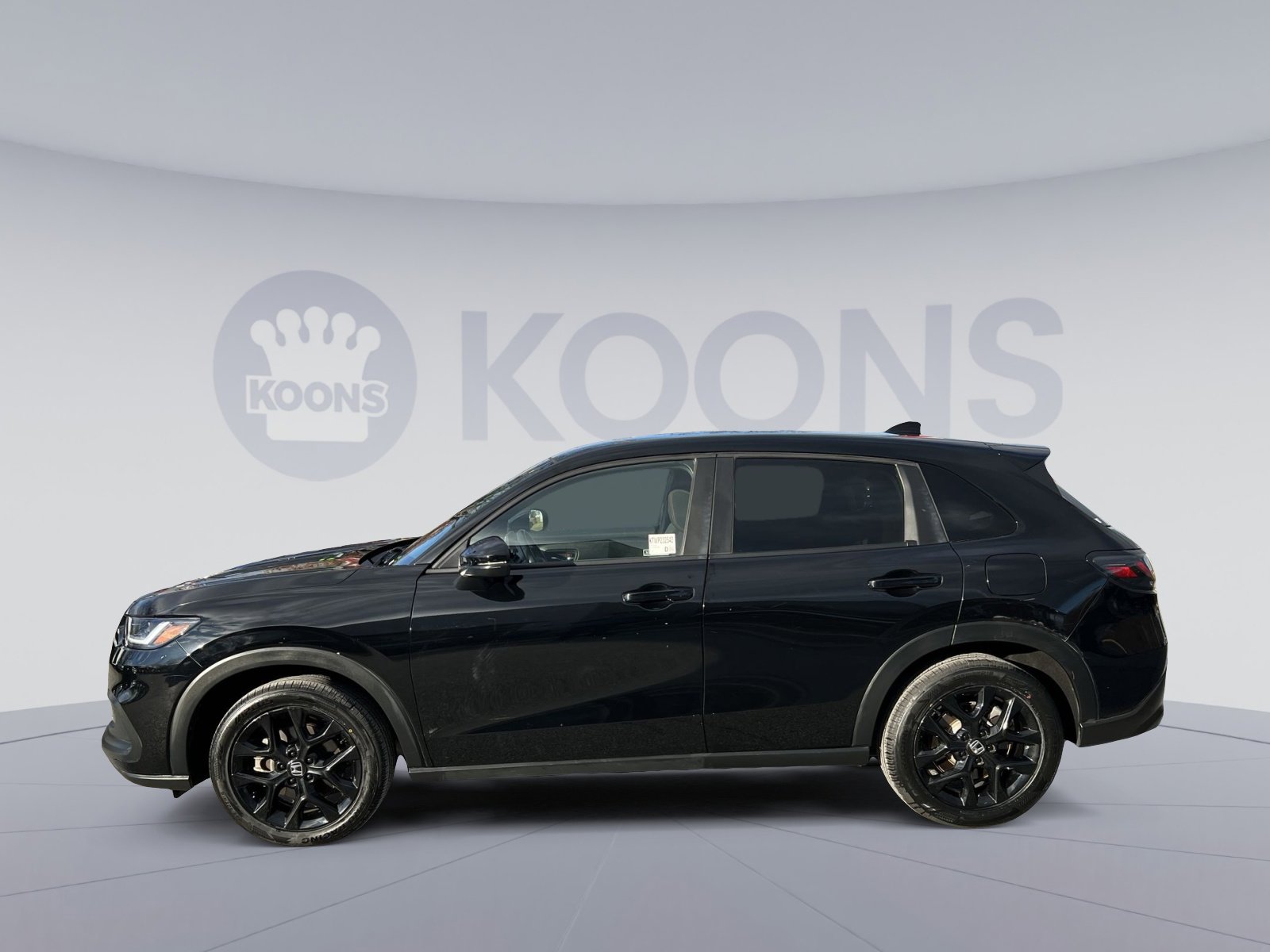 Used 2023 Honda HR-V Sport image 2