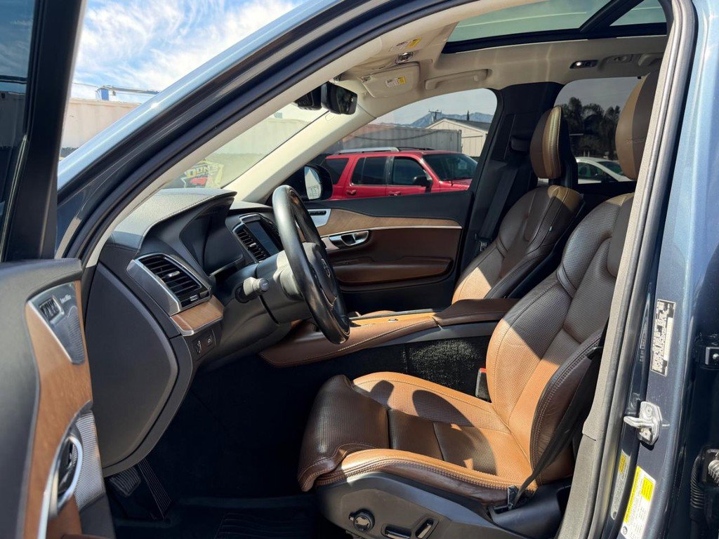 Used 2018 Volvo XC90 T6 Inscription w/ Convenience Package image 18