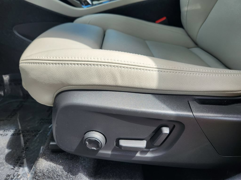 New 2026 Volvo XC40 B5 Plus w/ Protection Package Premier AWD/4WD image 14