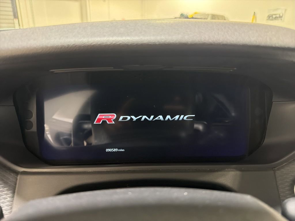 Used 2018 Land Rover Range Rover Velar R-Dynamic SE AWD/4WD image 15