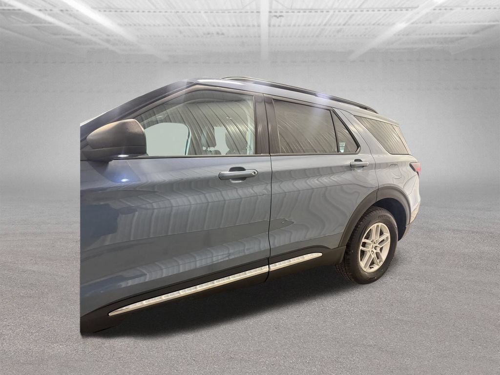 Used 2025 Ford Explorer Active AWD/4WD image 9