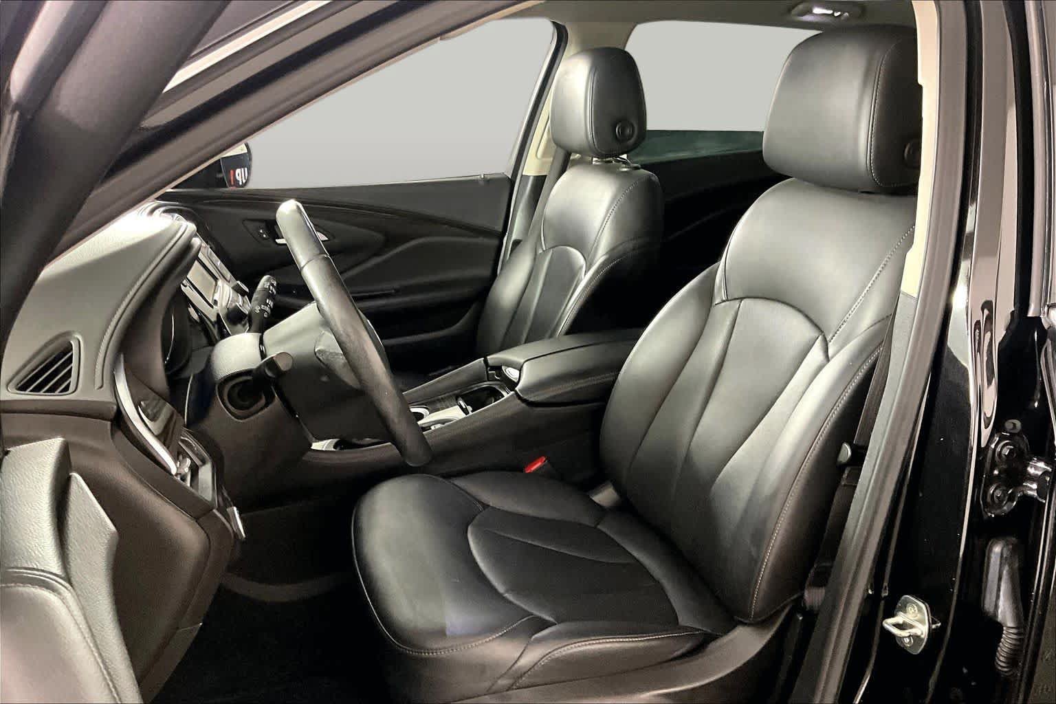 Used 2020 Buick Envision Essence FWD image 8