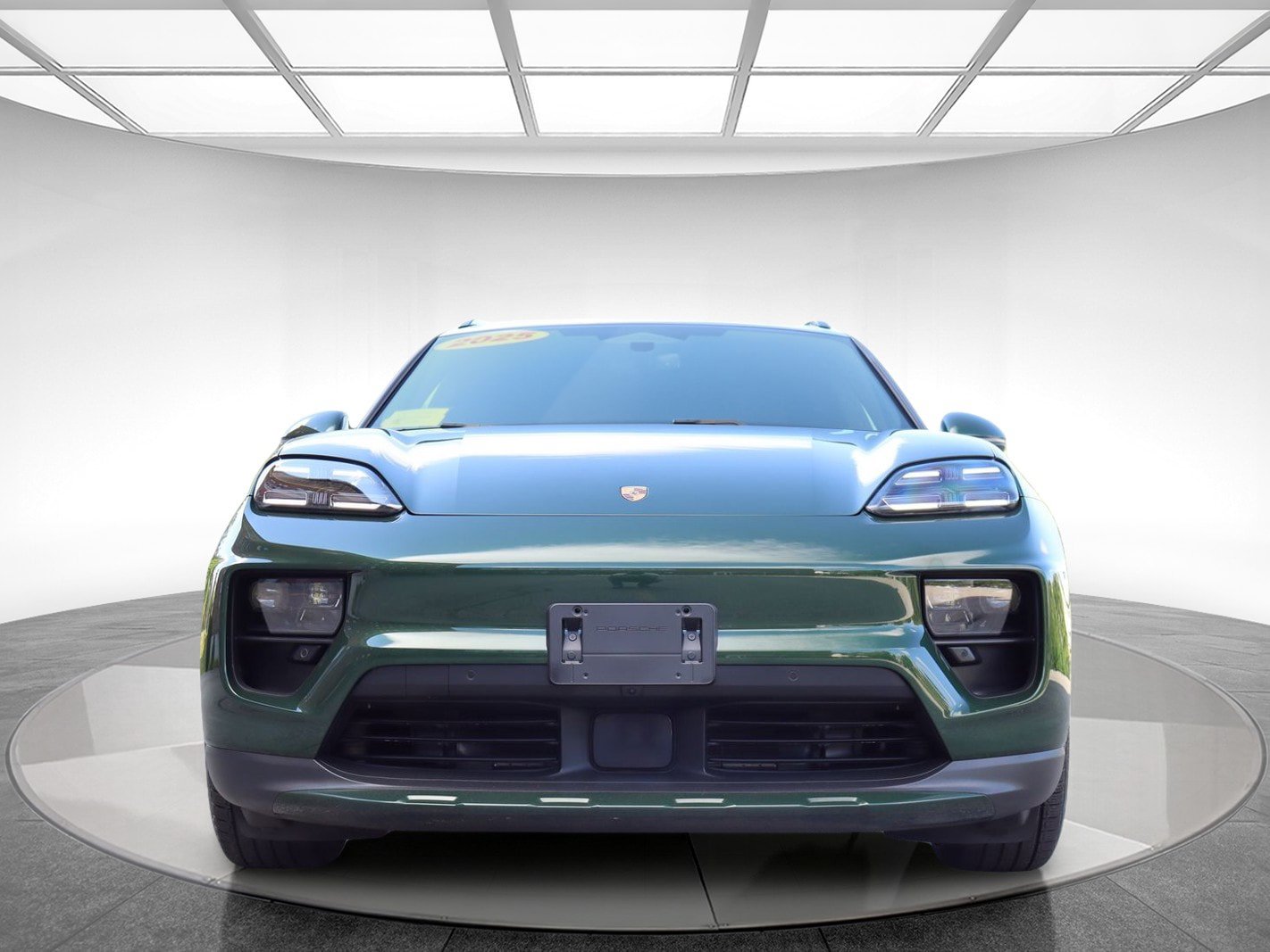 Used 2025 Porsche Macan 4S Electric AWD/4WD image 2
