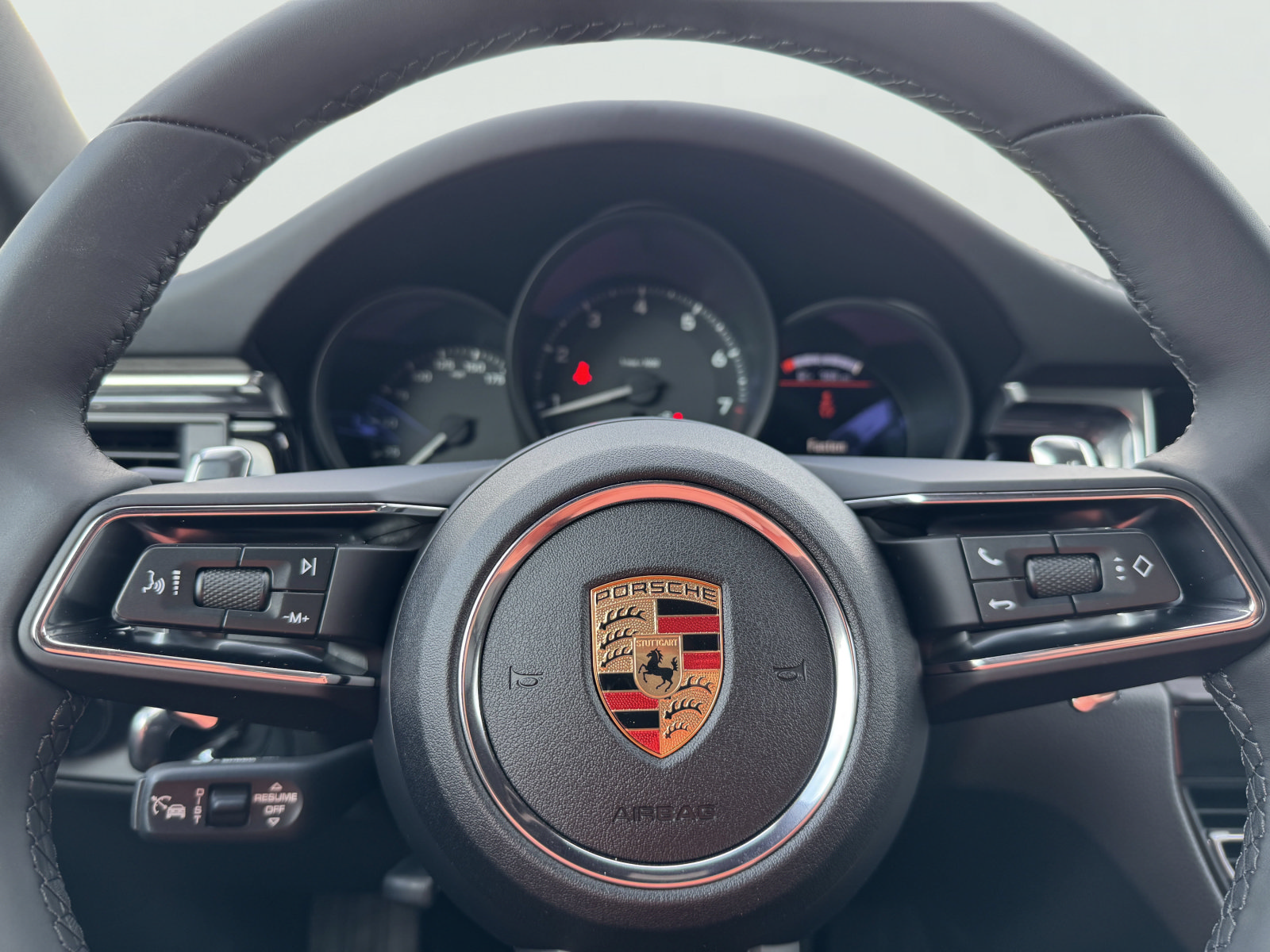 New 2025 Porsche Macan AWD/4WD image 35