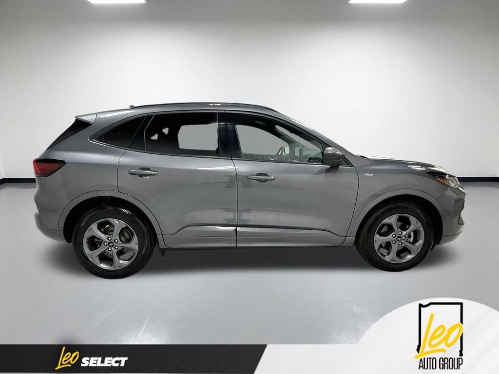 Used 2023 Ford Escape ST-Line w/ Tech Pack #1 AWD/4WD image 6