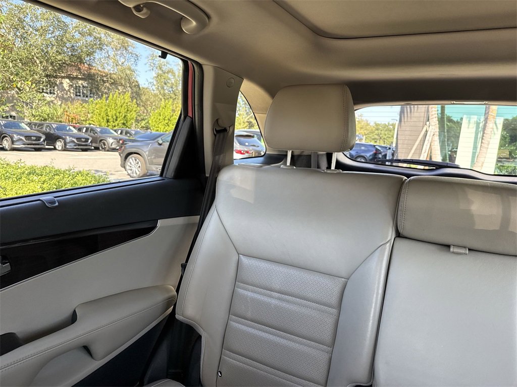 Used 2019 Kia Sorento EX w/ EX Touring Package image 18