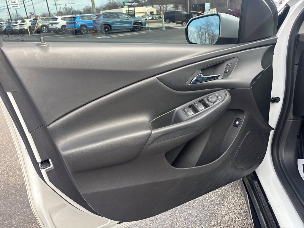 Used 2017 Chevrolet Volt LT w/ Comfort Package image 14