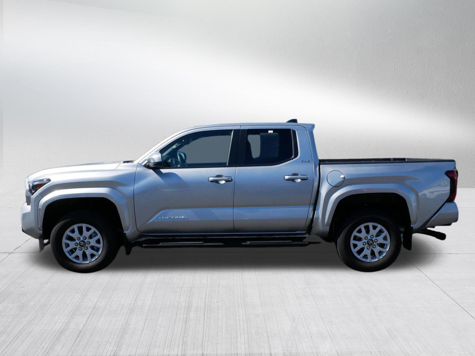 Certified 2024 Toyota Tacoma SR5 AWD/4WD image 4