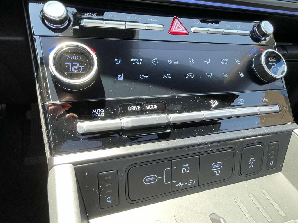 New 2025 Hyundai Santa Fe Calligraphy FWD image 39