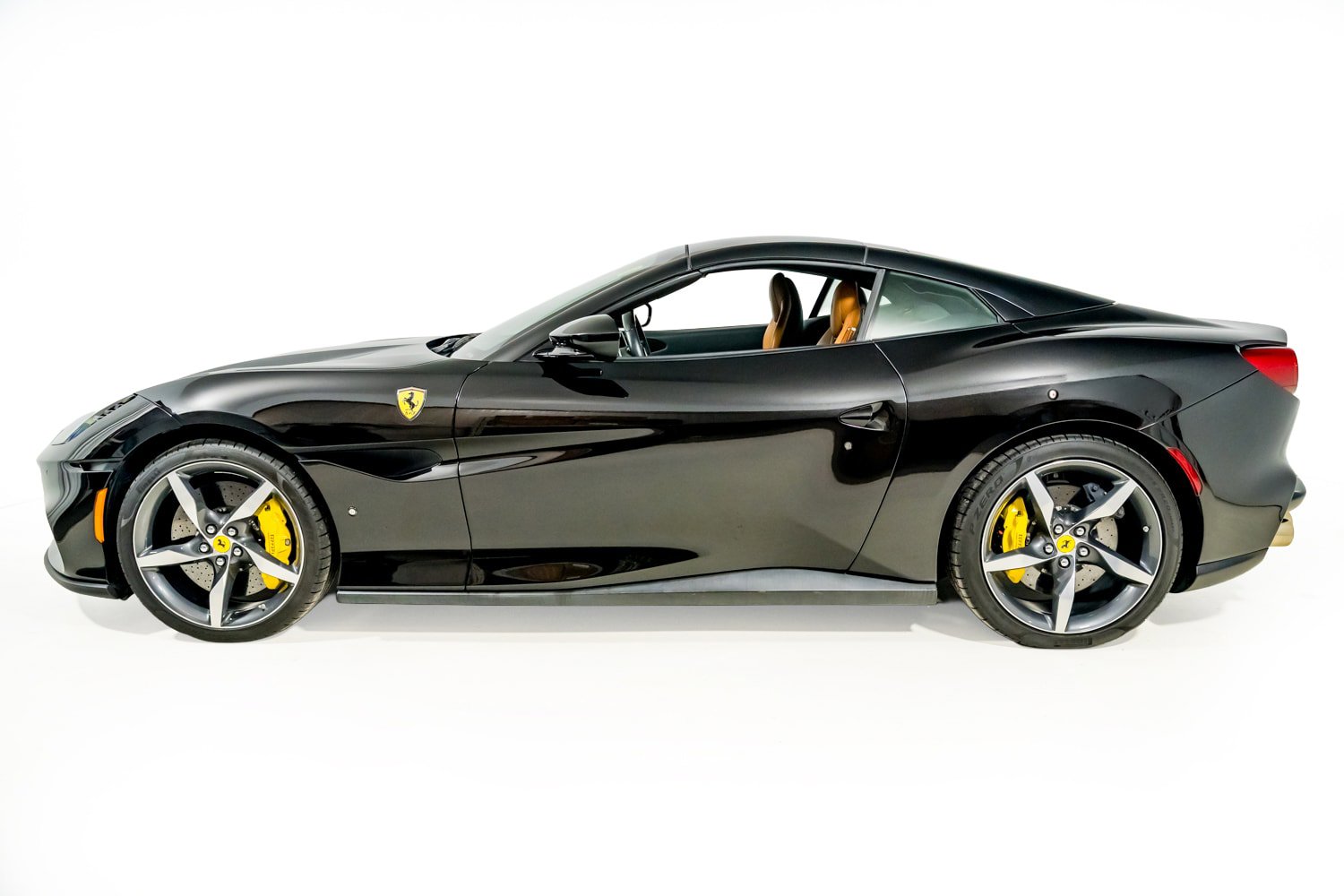 Used 2023 Ferrari Portofino M RWD image 3