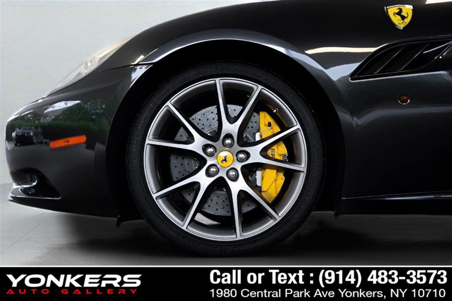 Used 2010 Ferrari California RWD image 80
