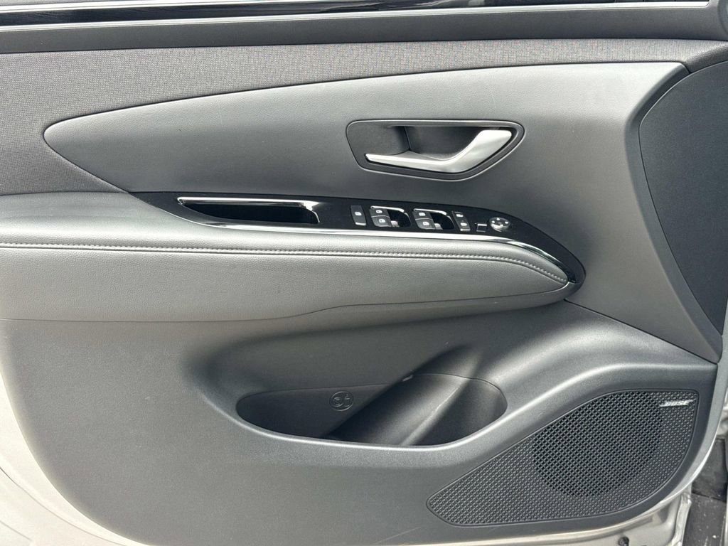 Used 2024 Hyundai Tucson Limited AWD/4WD image 17