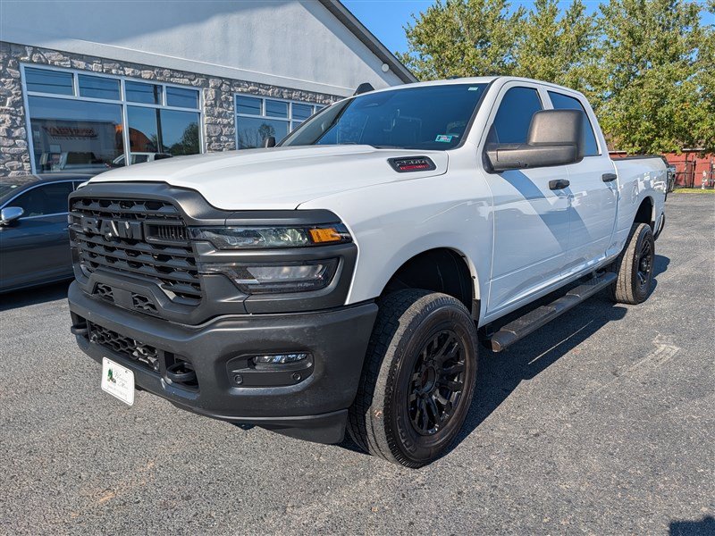 Used 2025 RAM 2500 Tradesman w/ Bed Convenience Group AWD/4WD image 2